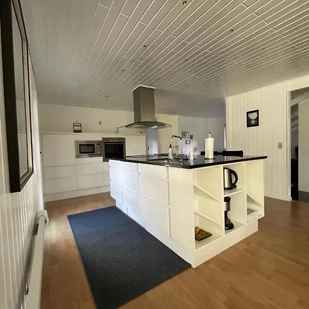 Elegant With Views Of Protected Landscape Feriehus *